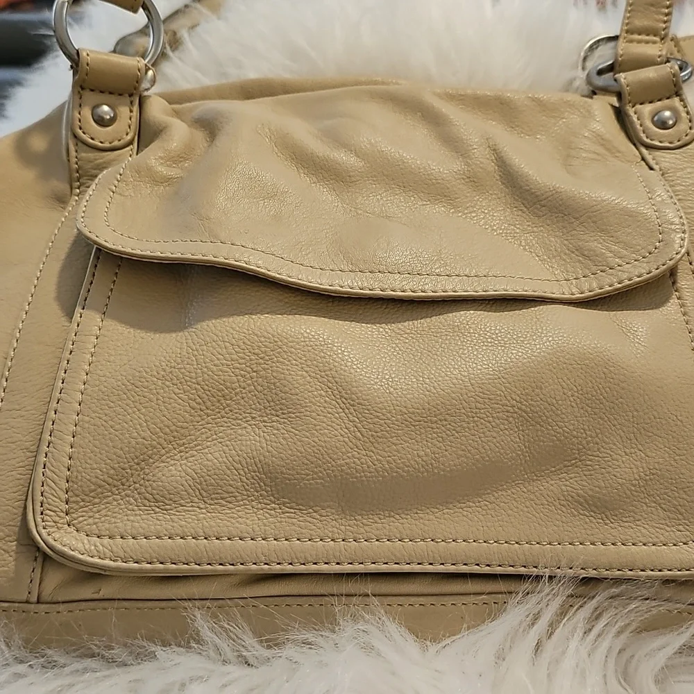 St John's Bay Classic Women's Beige Cowhide Leather Shoulder Bag.‎